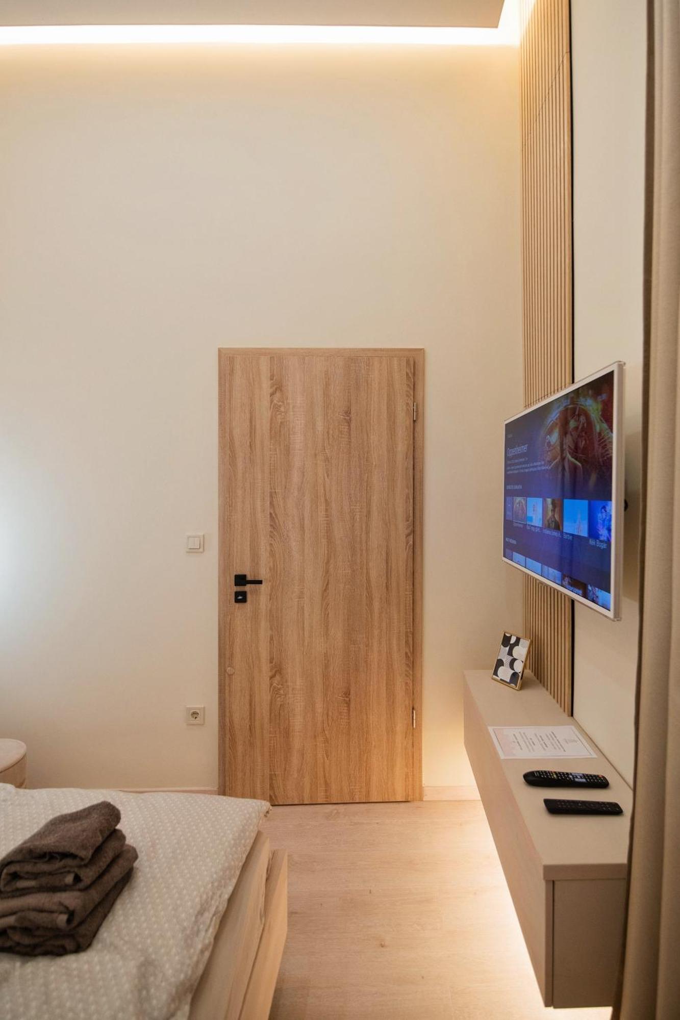 Hubner Apartment Boedapest Buitenkant foto